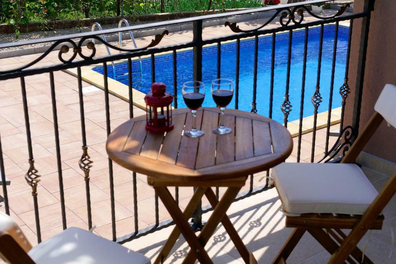 Villa Nerium Malinska Εξωτερικό φωτογραφία